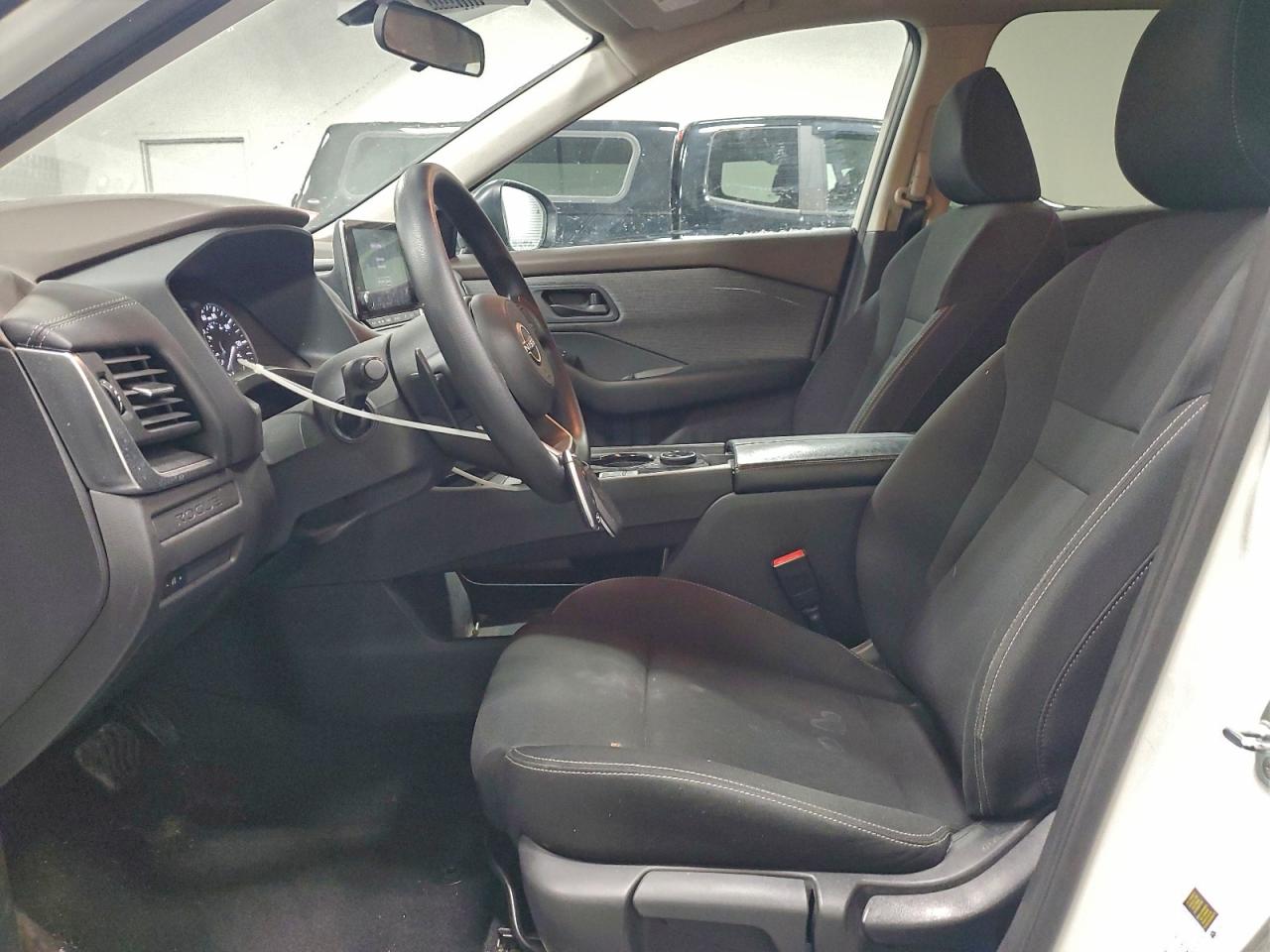 Nissan Rogue S Image 4