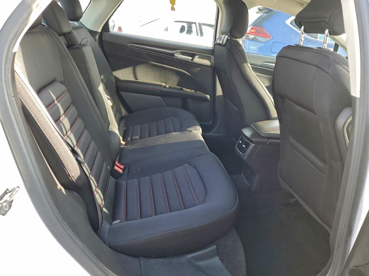 Ford Fusion Se Image 12