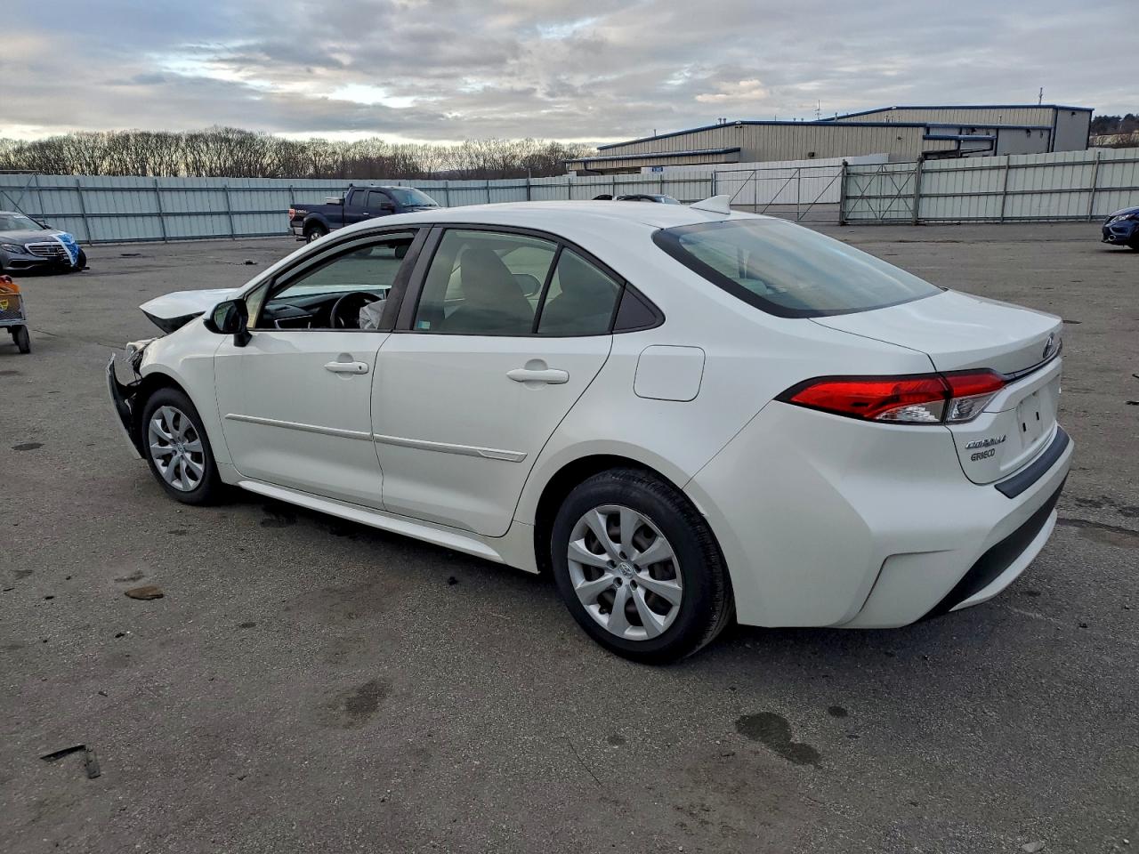 Toyota Corolla Le Image 2