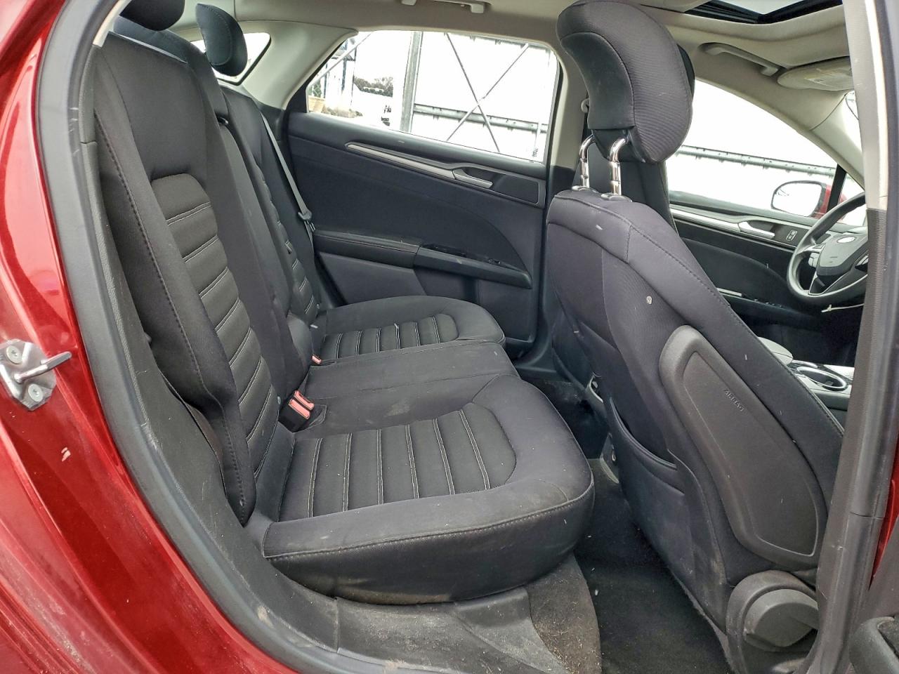 Ford Fusion Se Image 8