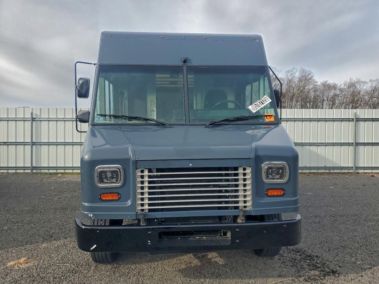 Freightliner Mt45 M Line Walk-in Van Image 3