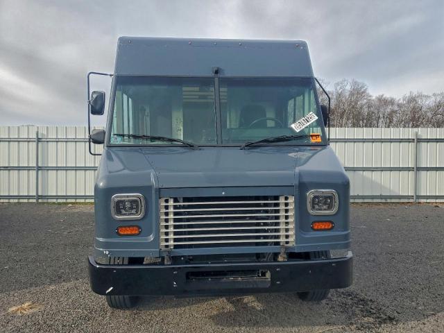 Freightliner Mt45 M Line Walk-in Van Image 3
