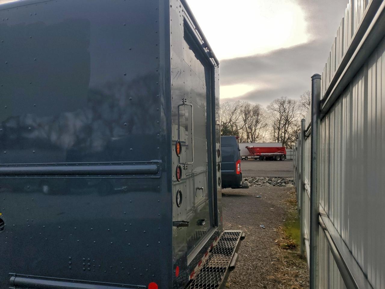 Freightliner Mt45 M Line Walk-in Van Image 5