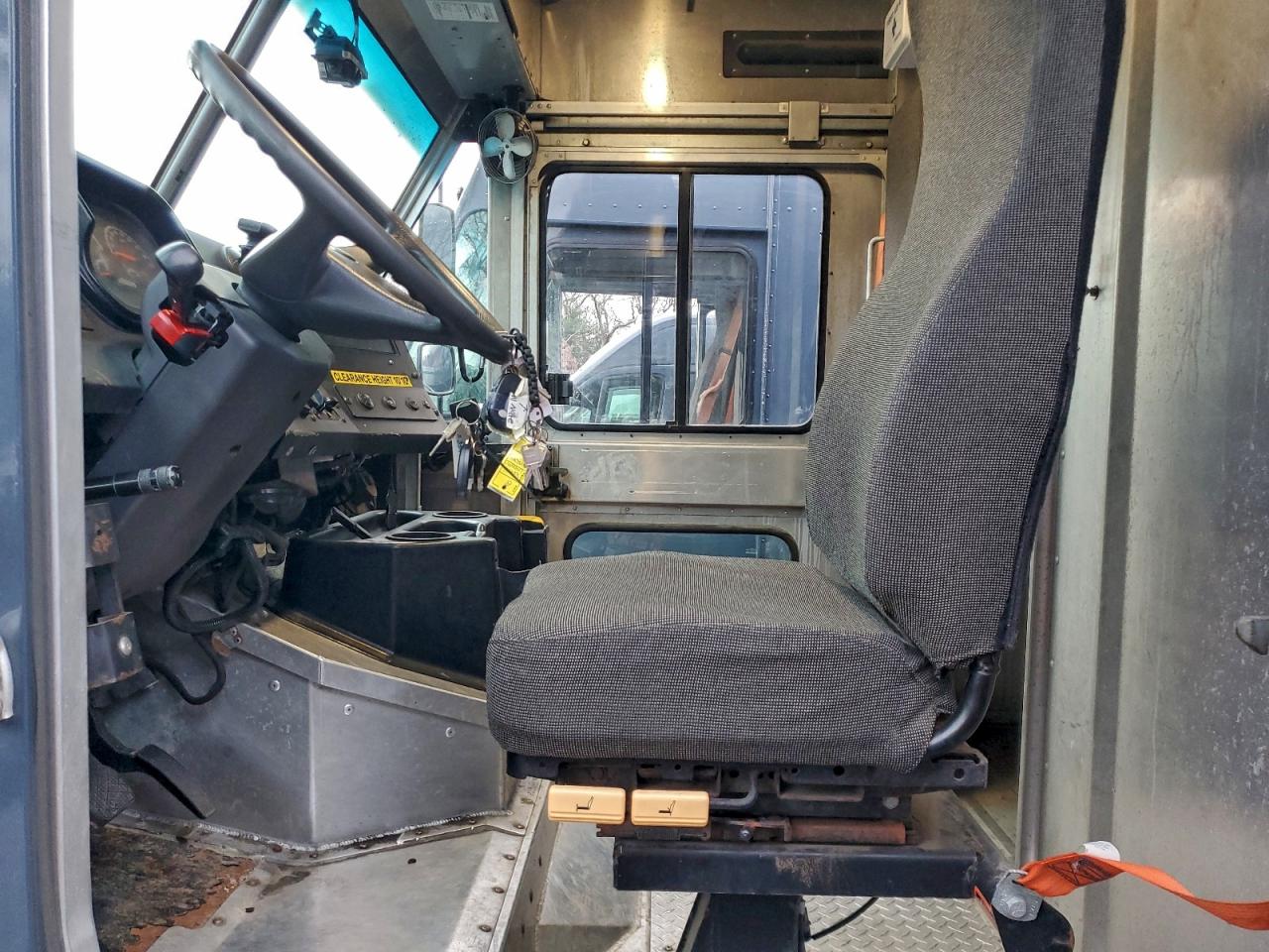 Freightliner Mt45 M Line Walk-in Van Image 9