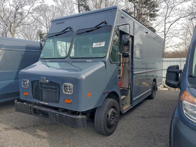  Salvage Freightliner Chassis M