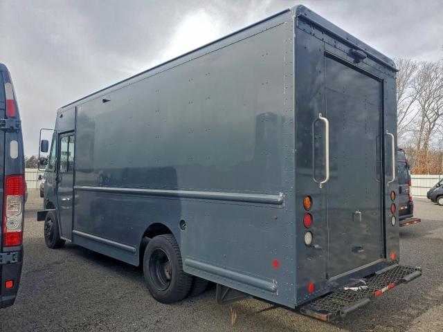 Freightliner Chassis M M Line Walk-in Van Image 3