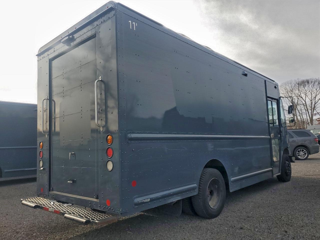 Freightliner Chassis M M Line Walk-in Van Image 12