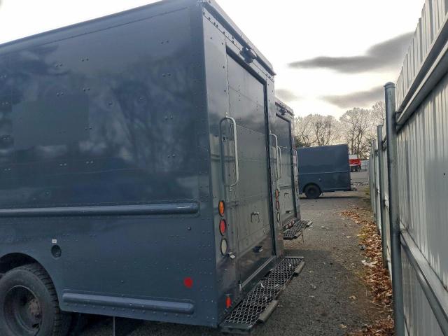 Freightliner Mt45 M Line Walk-in Van Image 2