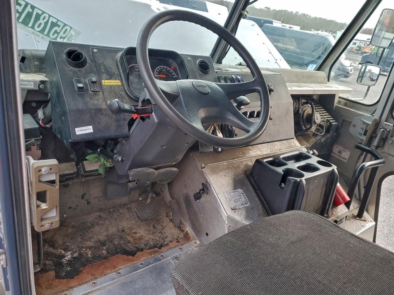 Freightliner Mt45 M Line Walk-in Van Image 12