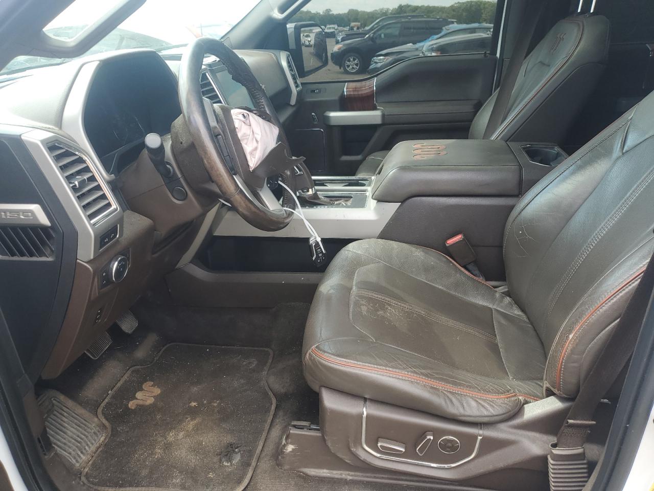 Ford F-150 Supercrew Image 11