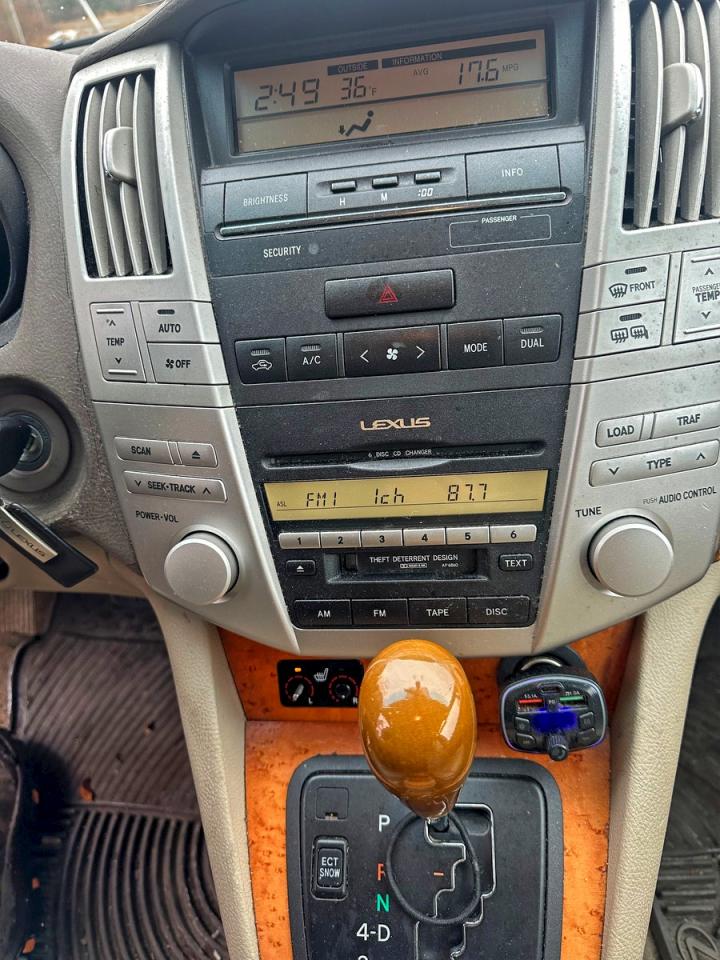 Lexus RX 330 Image 7