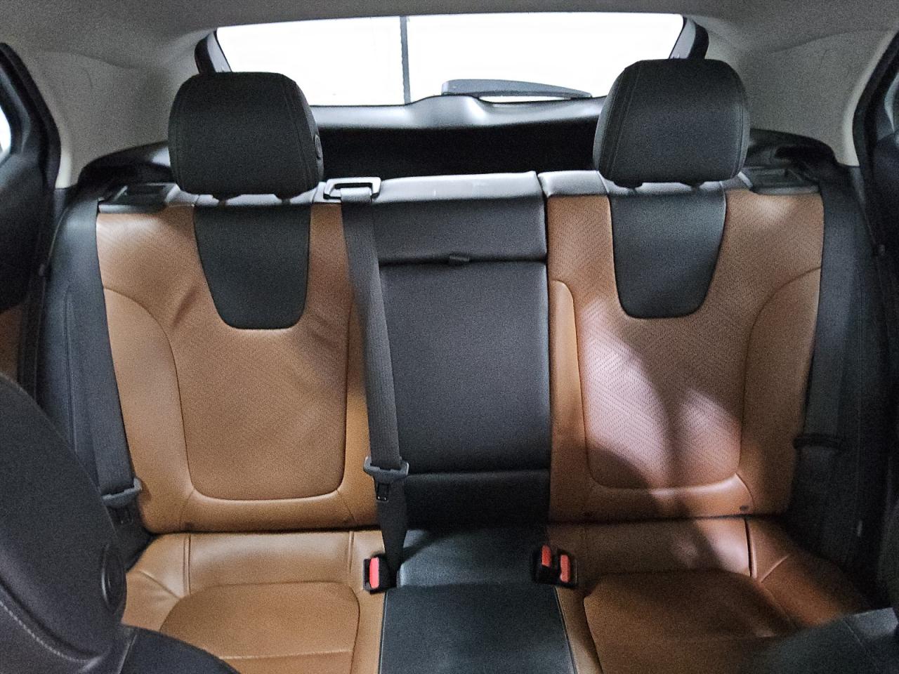 Buick Encore Essence Image 9