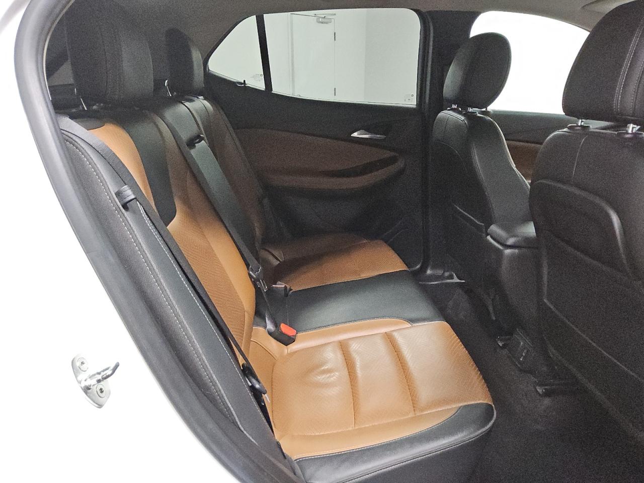 Buick Encore Essence Image 11