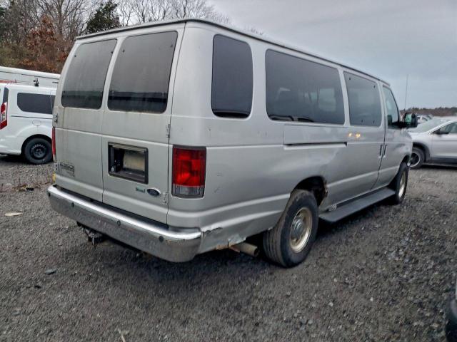 Ford Econoline E350 Super Duty Wagon Image 11