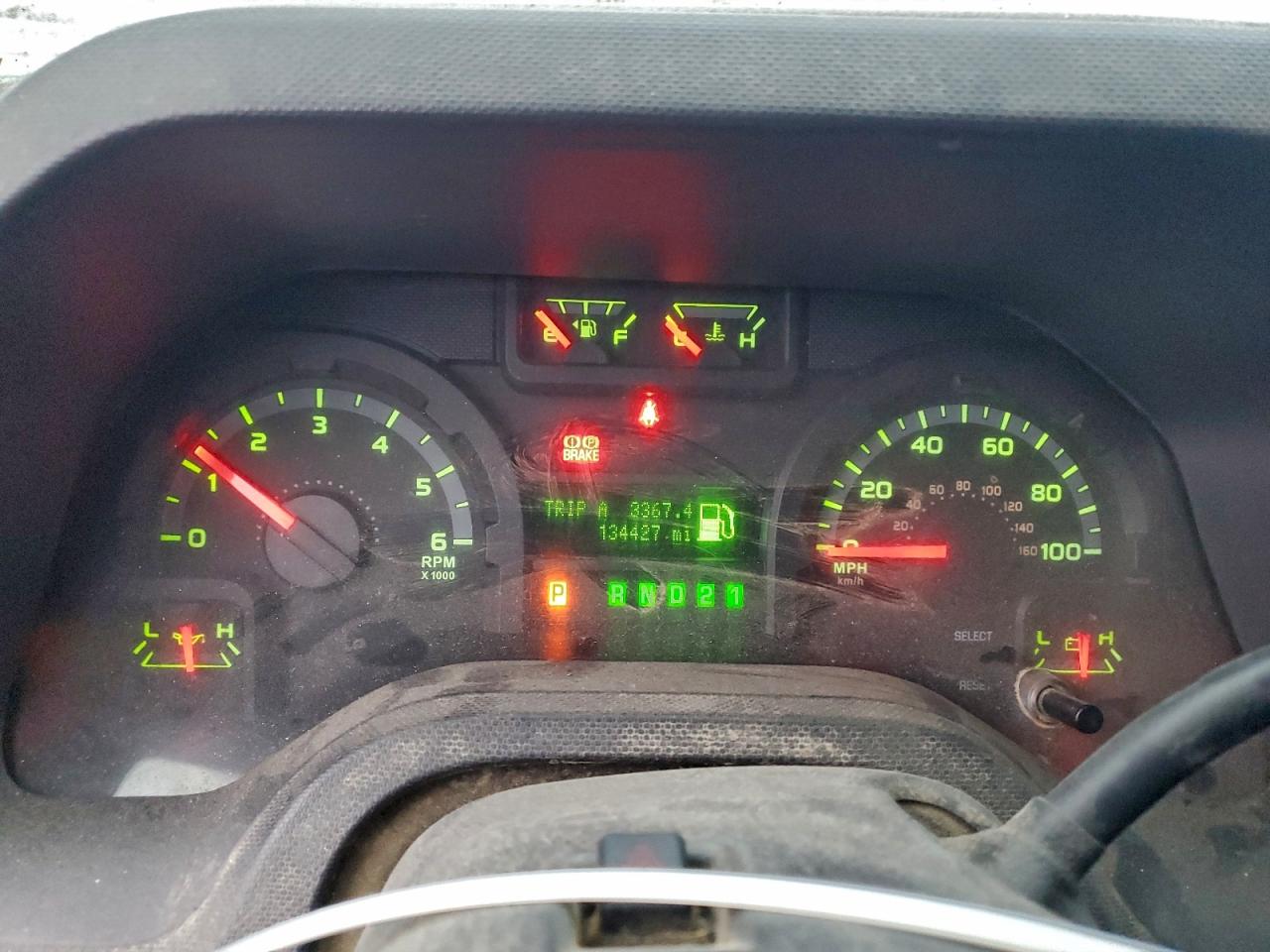 Ford Econoline E350 Super Duty Wagon Image 8