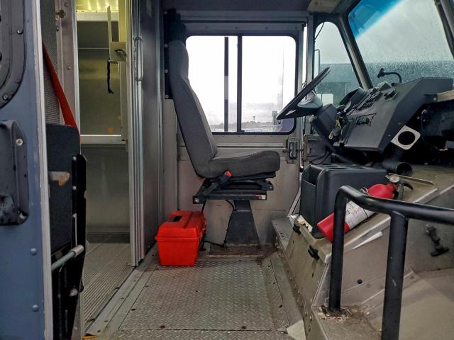 Freightliner Chassis M M Line Walk-in Van Image 5