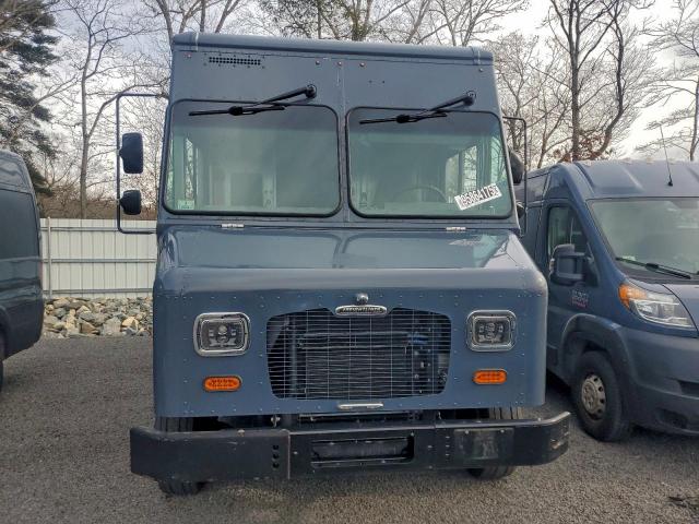 Freightliner Mt45 M Line Walk-in Van Image 2