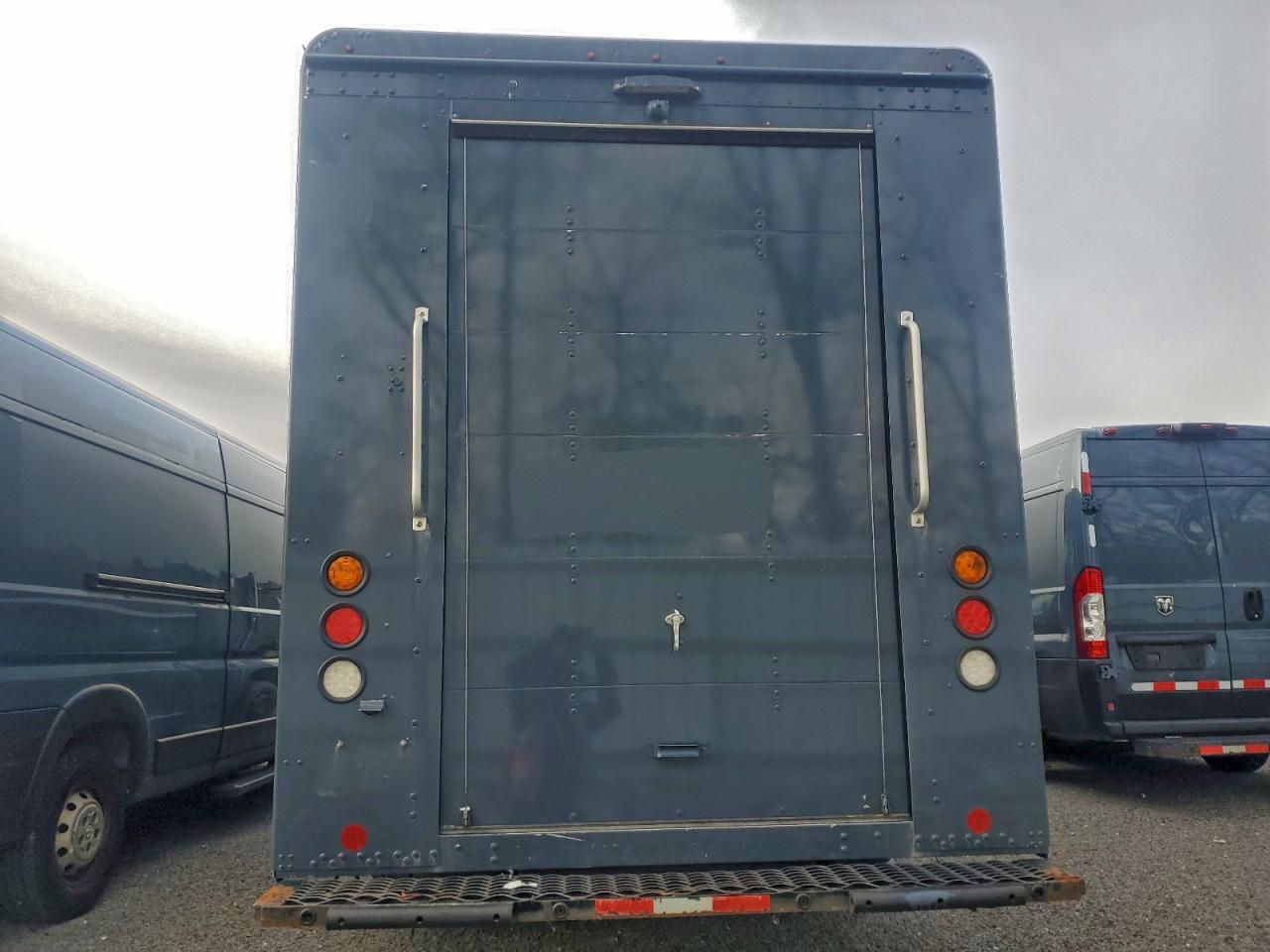 Freightliner Mt45 M Line Walk-in Van Image 6