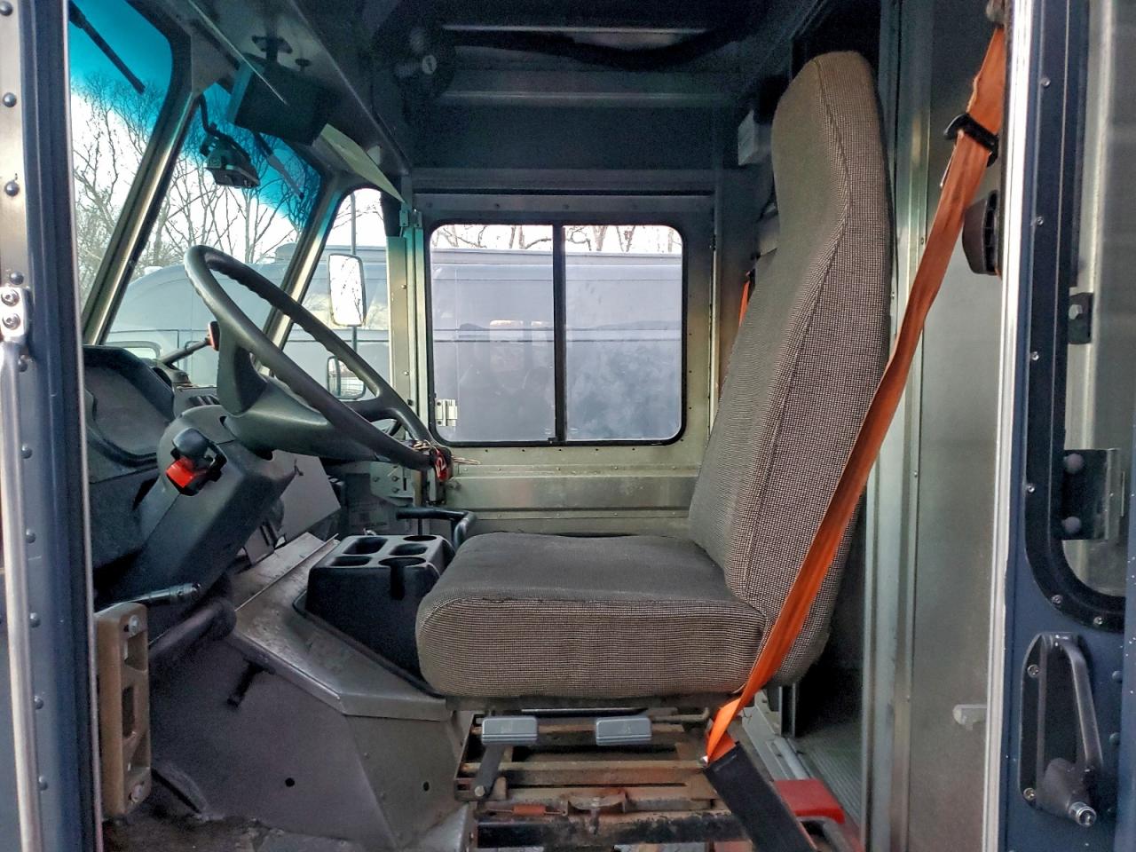 Freightliner Mt45 M Line Walk-in Van Image 10