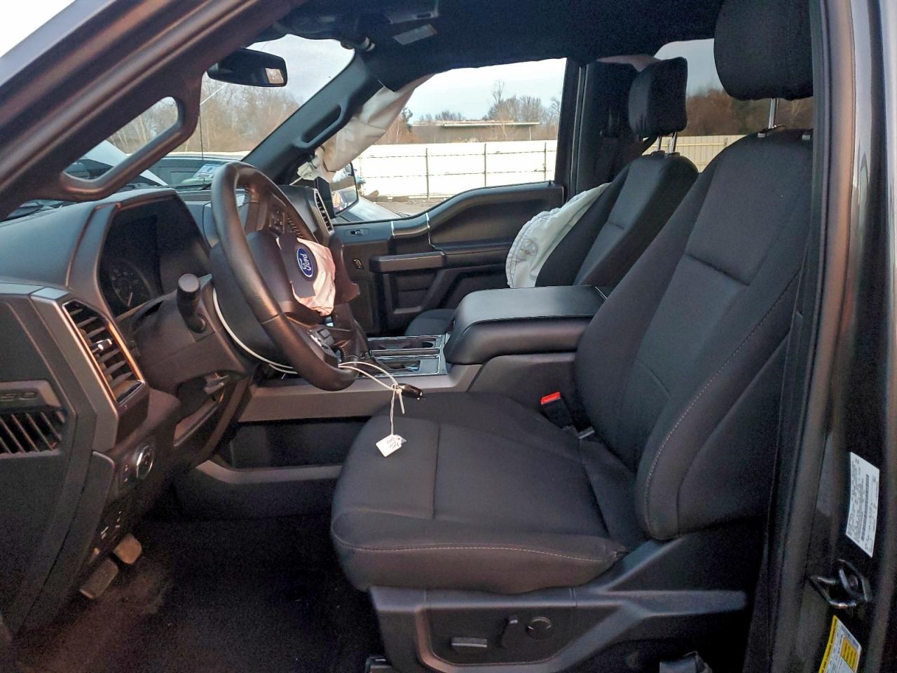 Ford F-150 Supercrew Image 12