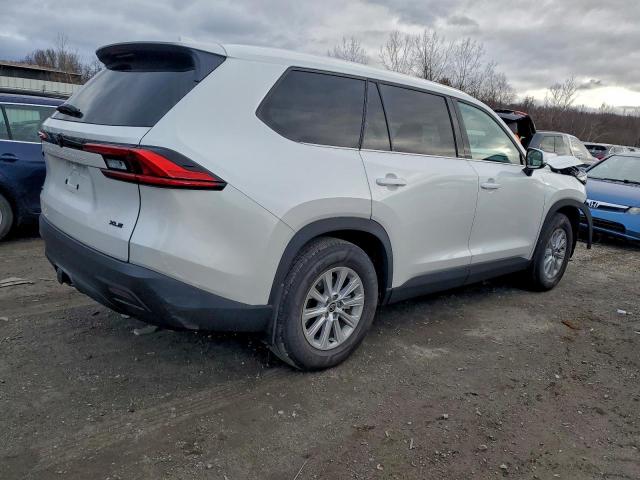 Toyota Grand High Xle Image 2