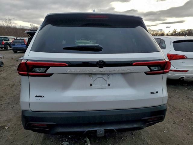 Toyota Grand High Xle Image 3