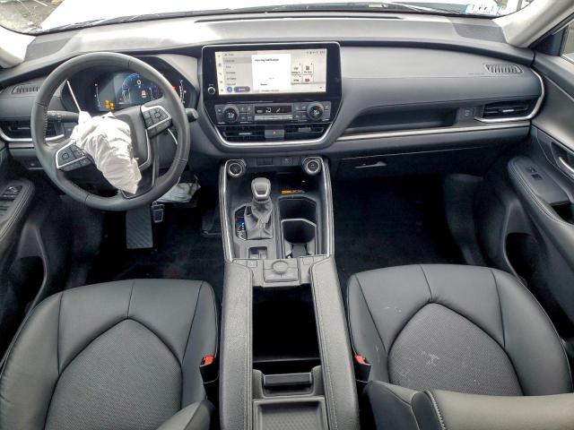 Toyota Grand High Xle Image 9