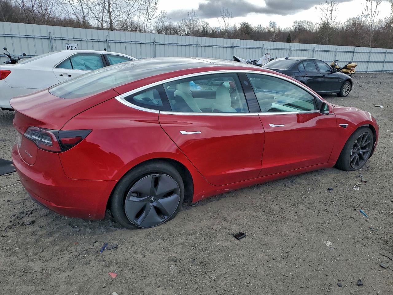 Tesla Model 3 Image 11