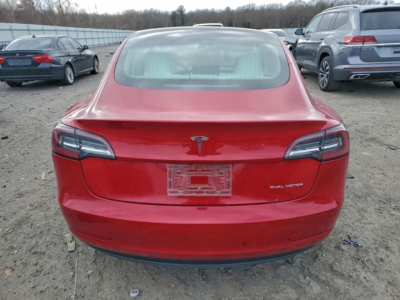 Tesla Model 3 Image 3