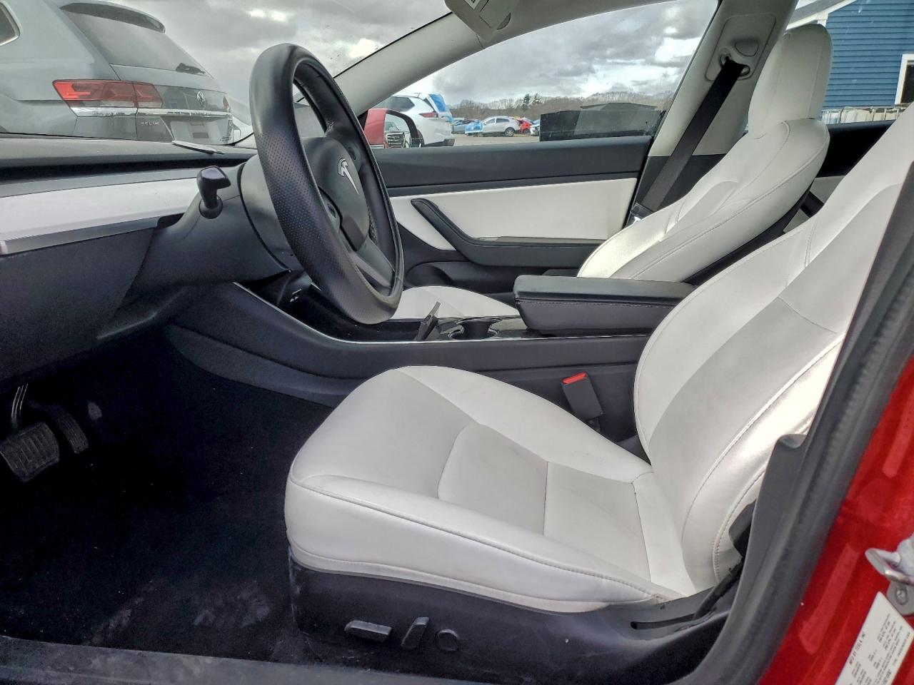 Tesla Model 3 Image 8