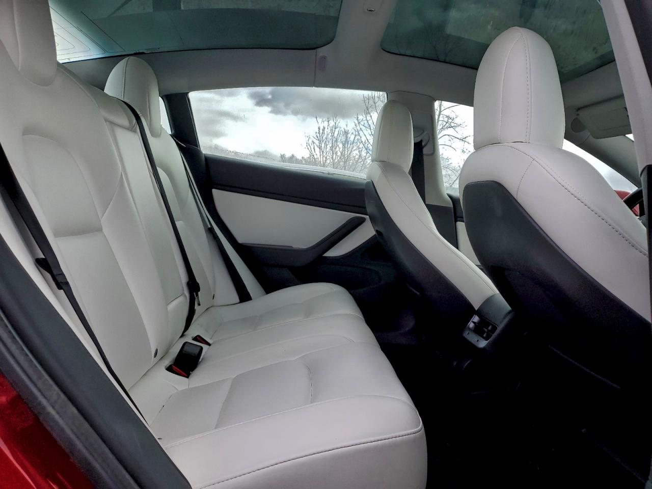 Tesla Model 3 Image 7