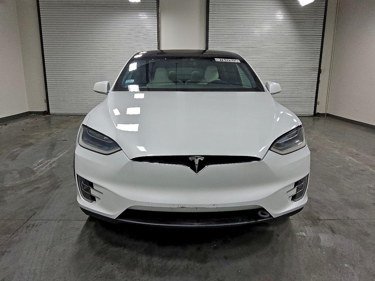 Tesla Model X Image 9