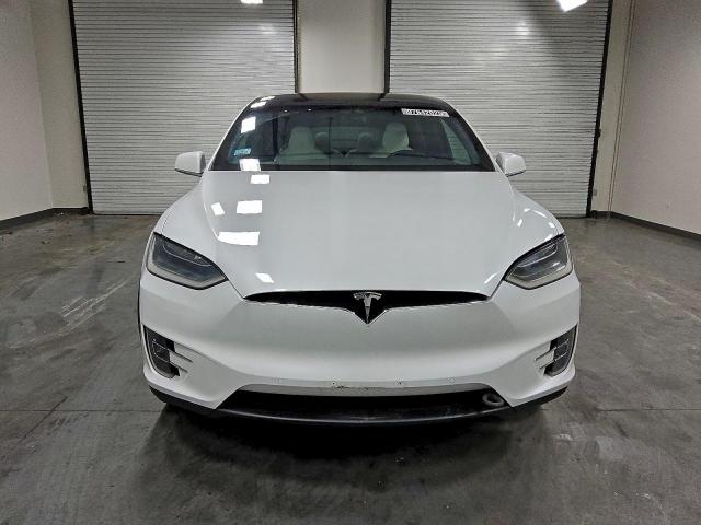 Tesla Model X Image 9