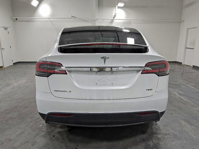Tesla Model X Image 2