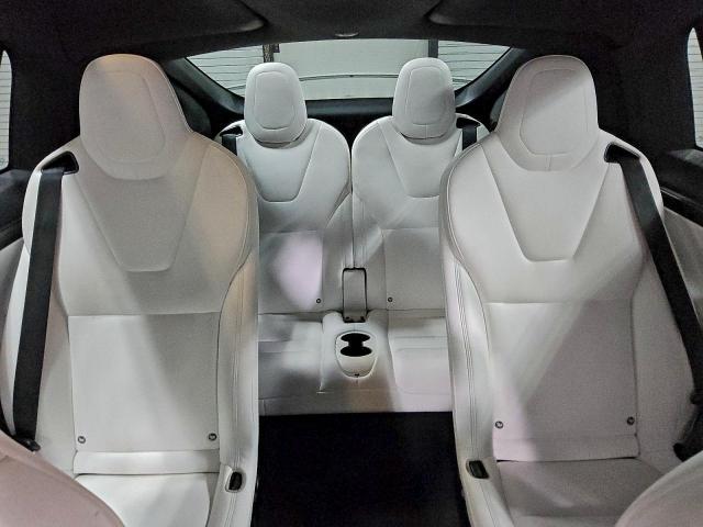 Tesla Model X Image 10