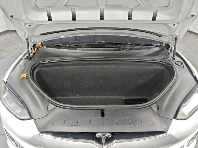 Tesla Model X Image 6