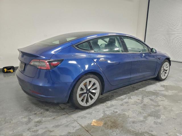 Tesla Model 3 Image 4