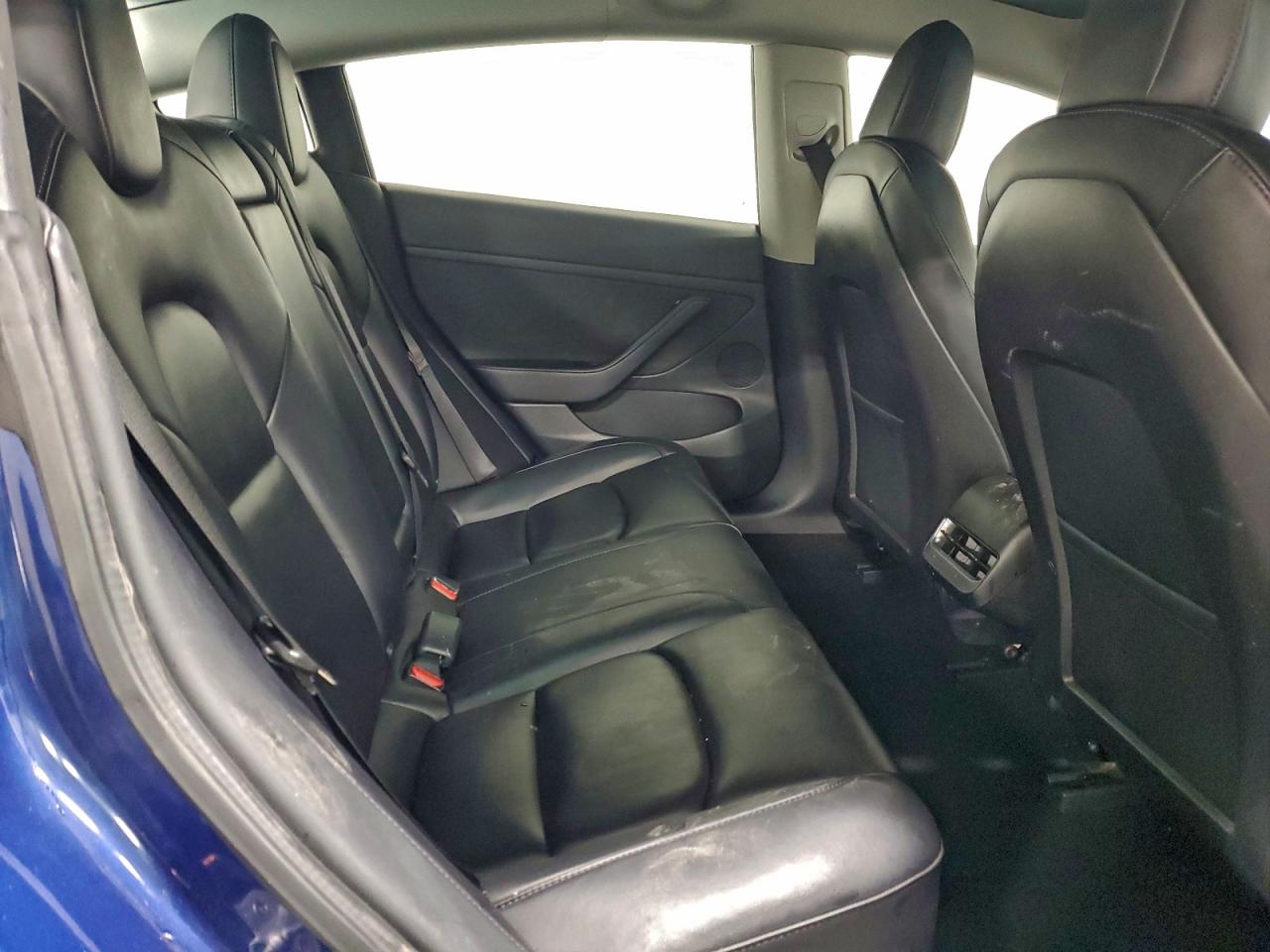 Tesla Model 3 Image 12