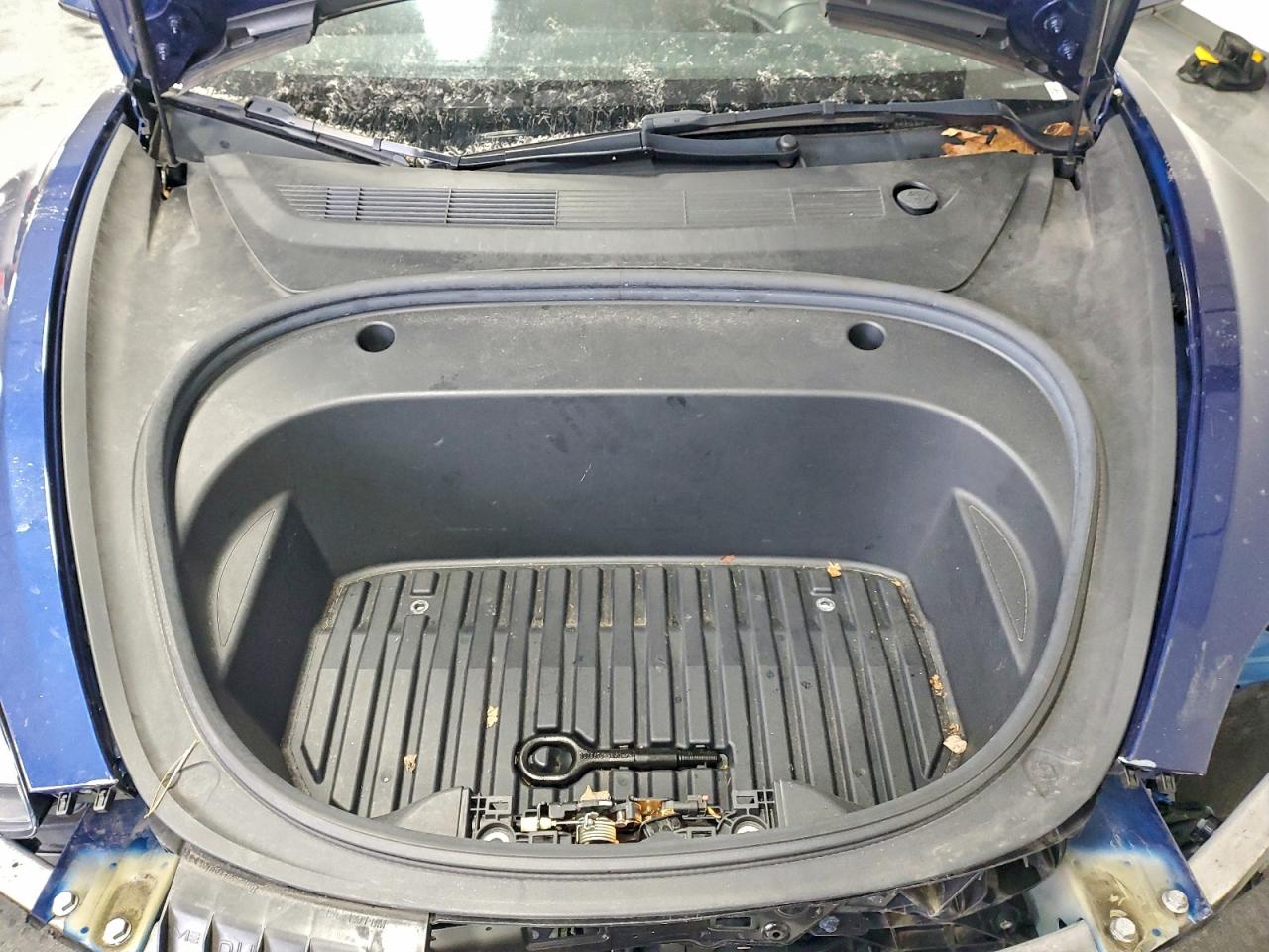 Tesla Model 3 Image 6