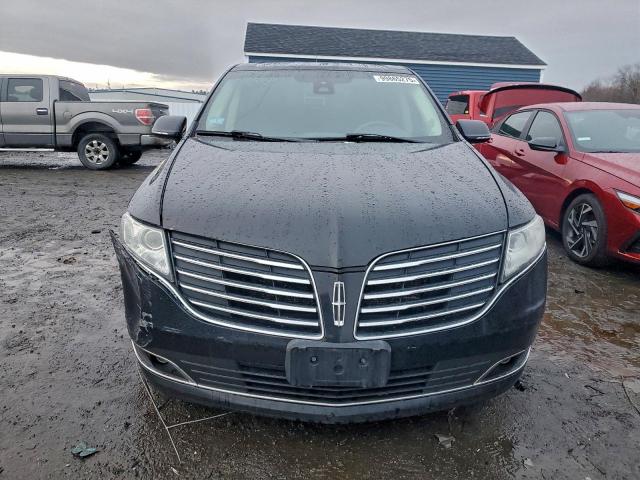 Lincoln MKT Image 7