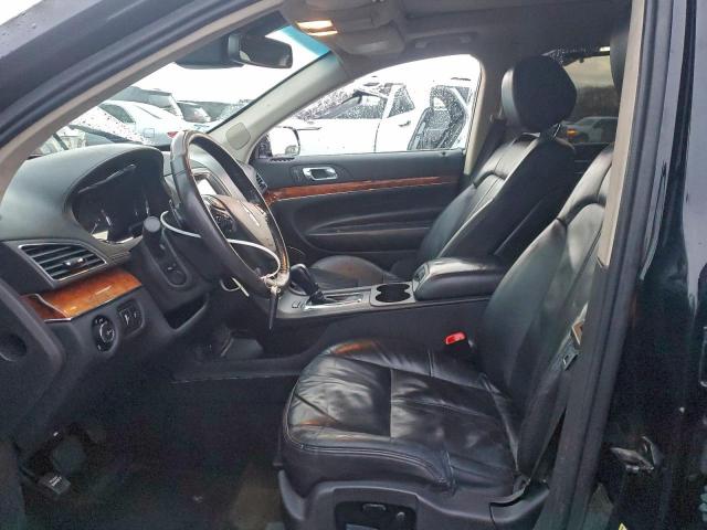 Lincoln MKT Image 12