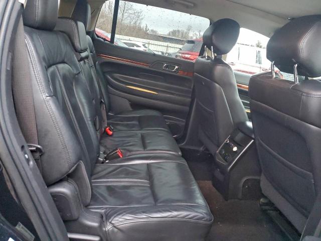 Lincoln MKT Image 13