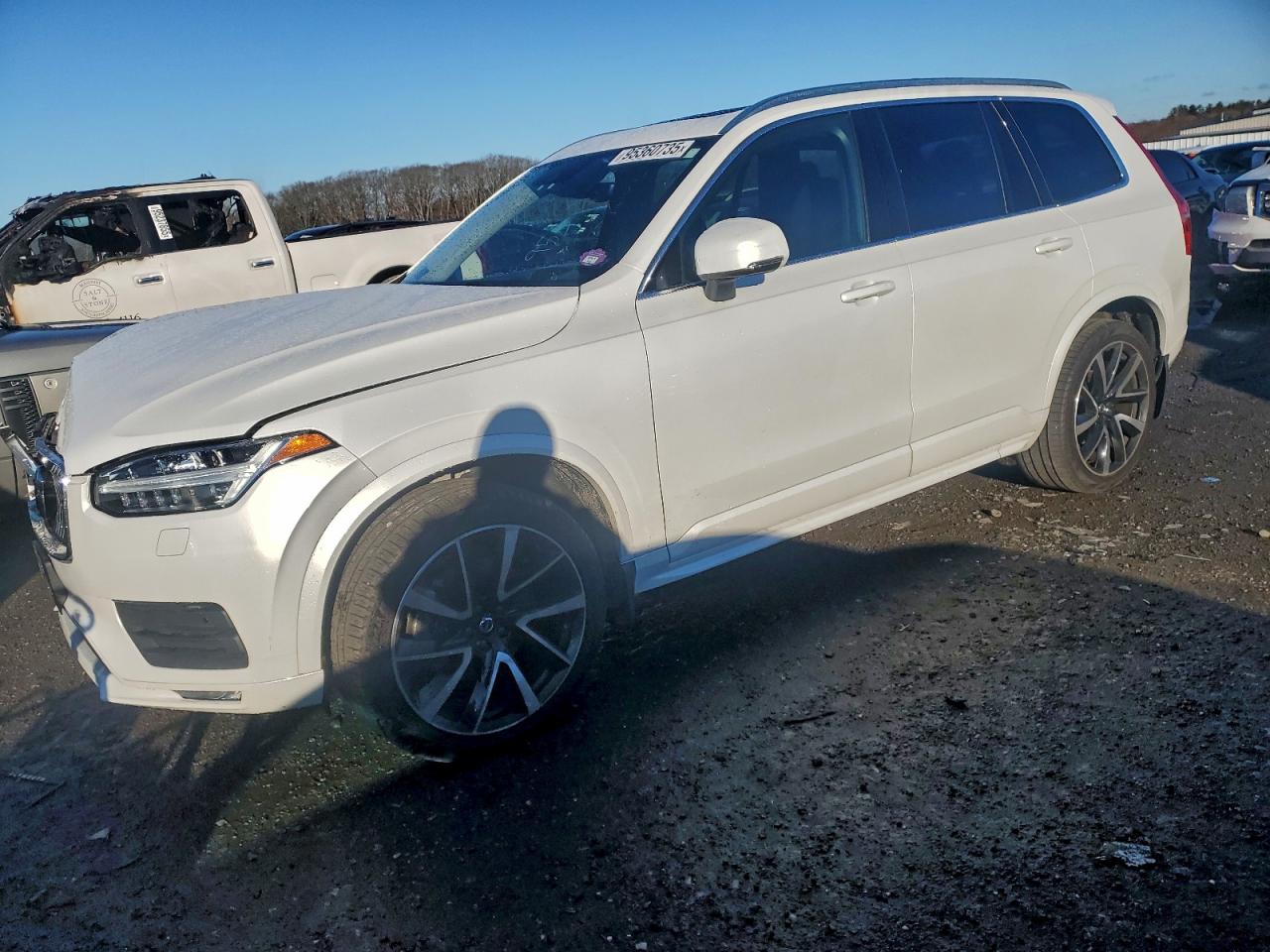 Volvo XC90 T6 Momentum Image 1