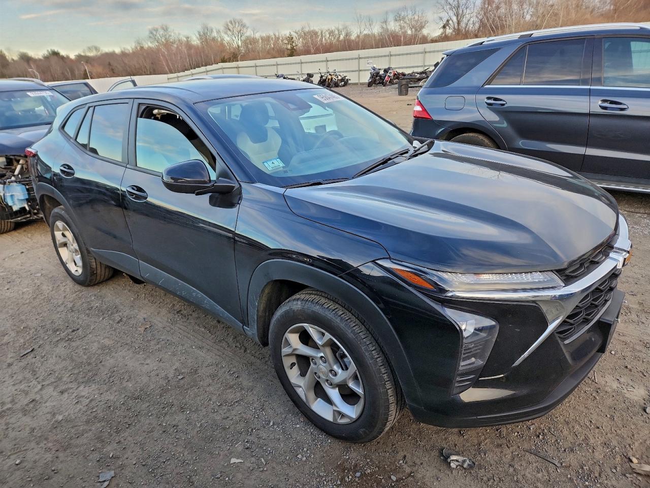 Chevrolet Trax Ls Image 3