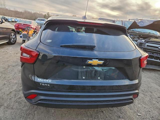 Chevrolet Trax Ls Image 2