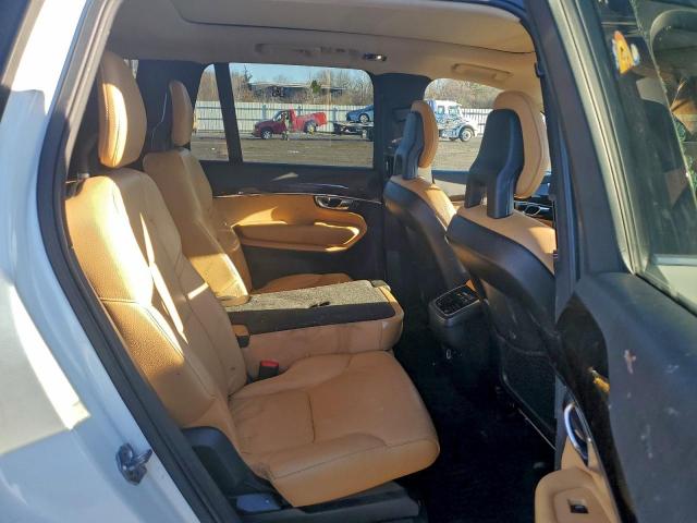 Volvo XC90 T6 Image 10