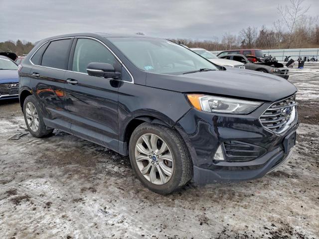 Ford Edge Titanium Image 12