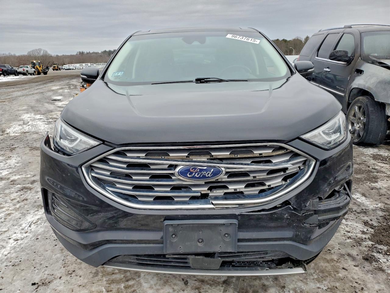 Ford Edge Titanium Image 3