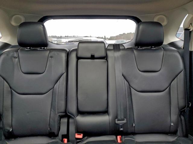 Ford Edge Titanium Image 8