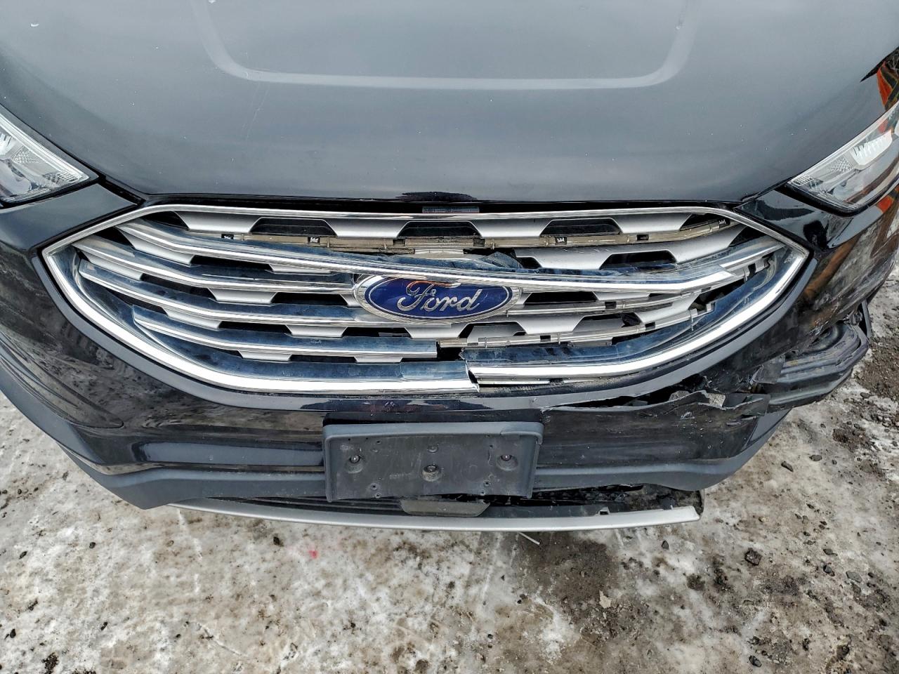 Ford Edge Titanium Image 11